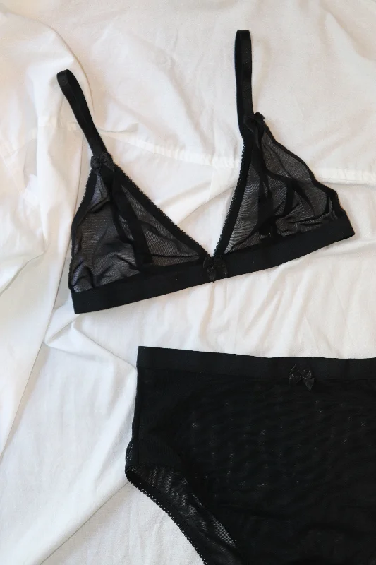 lace-up back bra for a custom fitEVA BLACK MESH BRALETTE