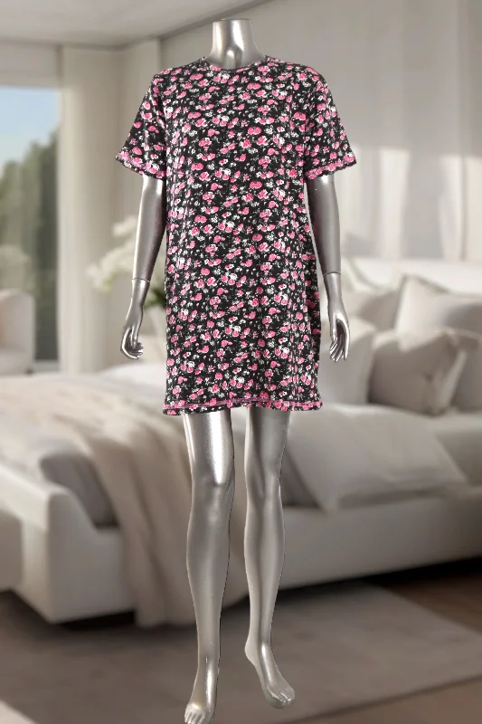 women's pajamas for those who love to dreamLadies Black & Pink Rose Print Sleep Shirt