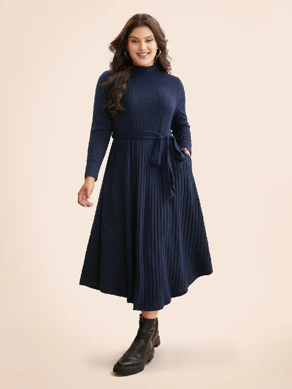 Women's Wide Collar DressesPlain Turtleneck Arc Hem Belted Dress