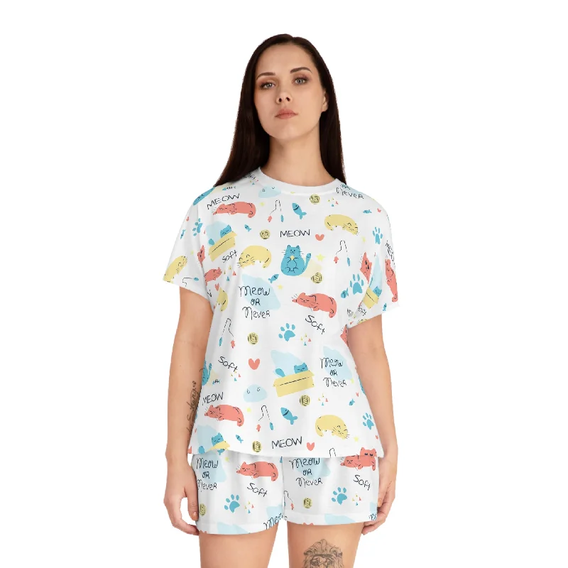 women's pajamas designed for sleepWomen's Short Pajama Set  with a cool cat print